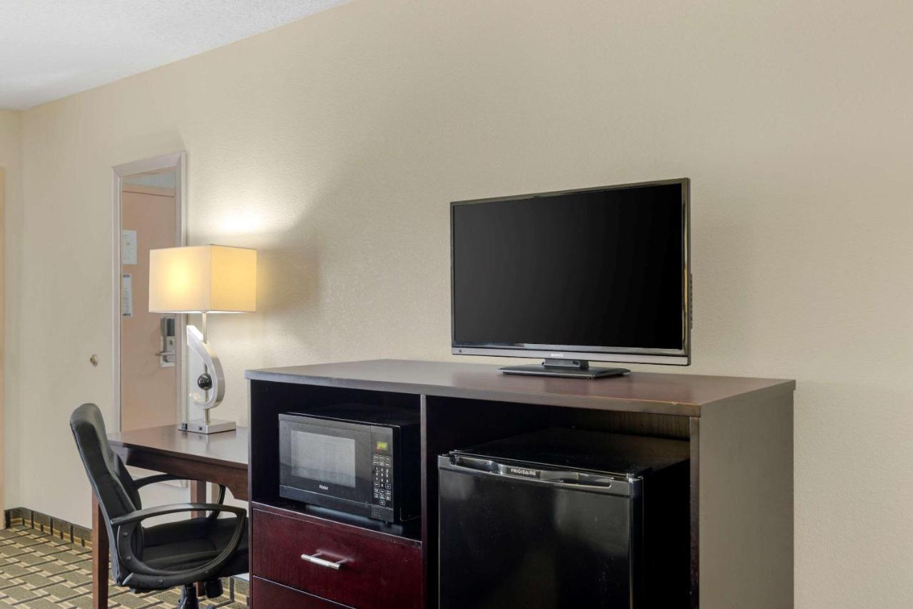 Quality Inn Акворт Экстерьер фото