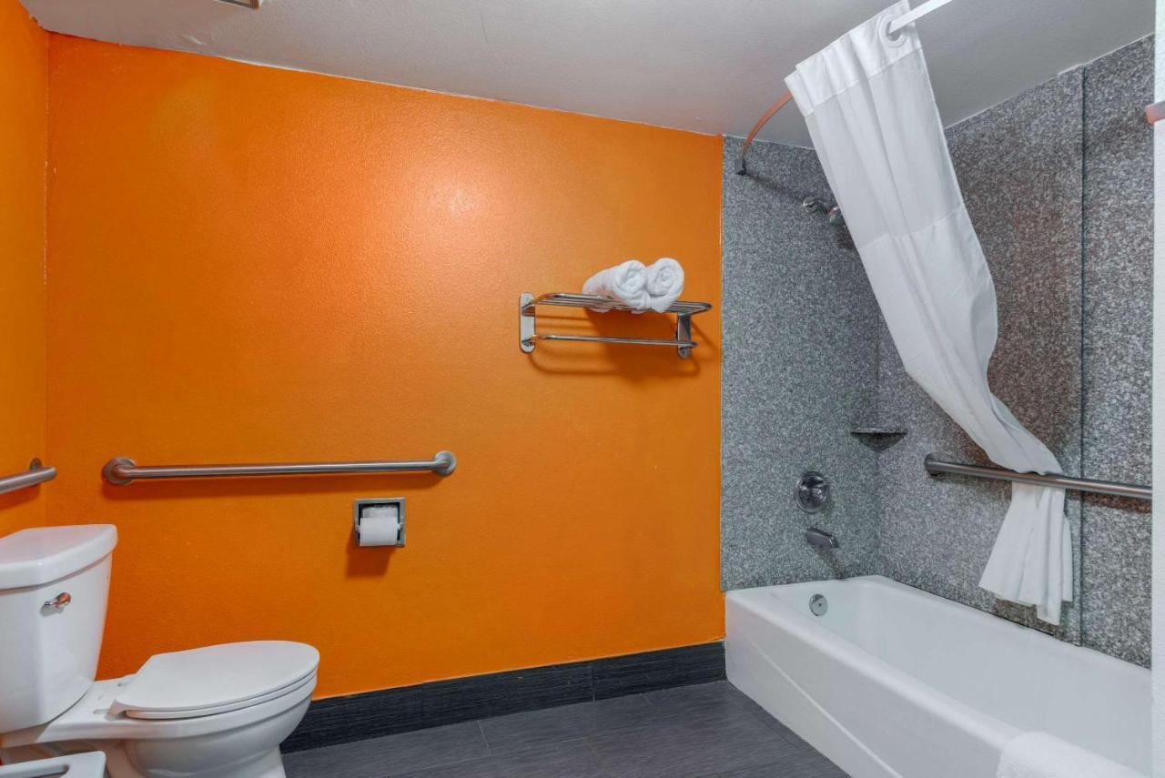 Quality Inn Акворт Экстерьер фото